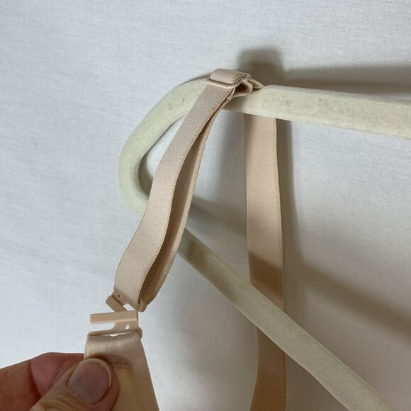 Victoria’s Secret Beige Lined Semi-Demi Wirefree Bra Size 36B - Picture 6 of 10